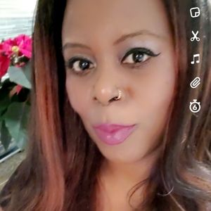 Meet your Posher, Nona